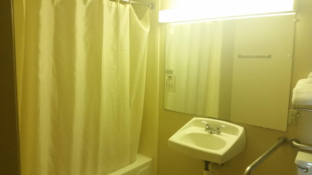 Royal Inn Alachua Δωμάτιο φωτογραφία